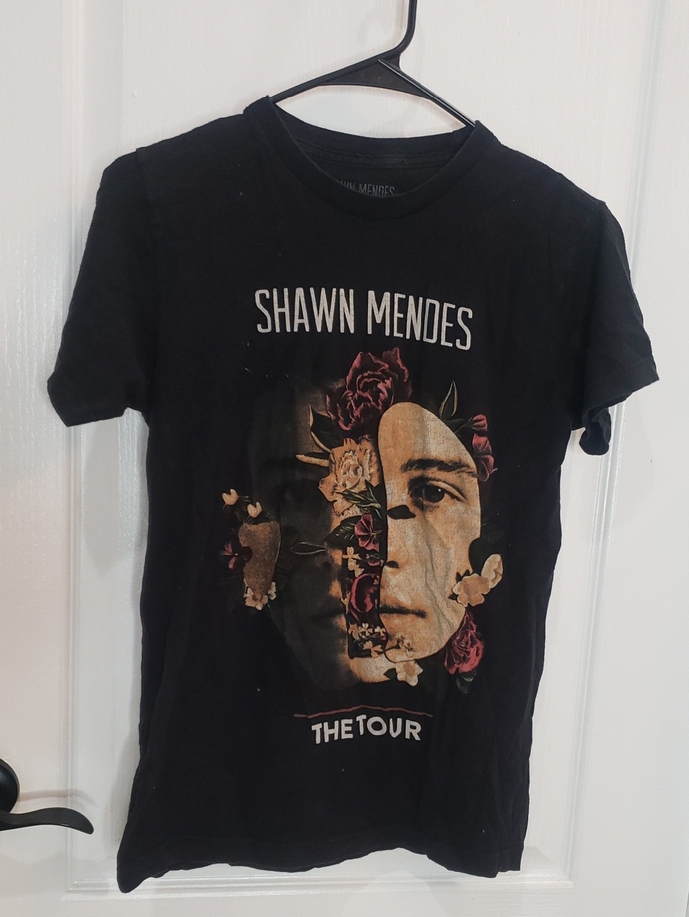Shawn Mendes Canadian Singer The Tour Black T-Shirt Size Small